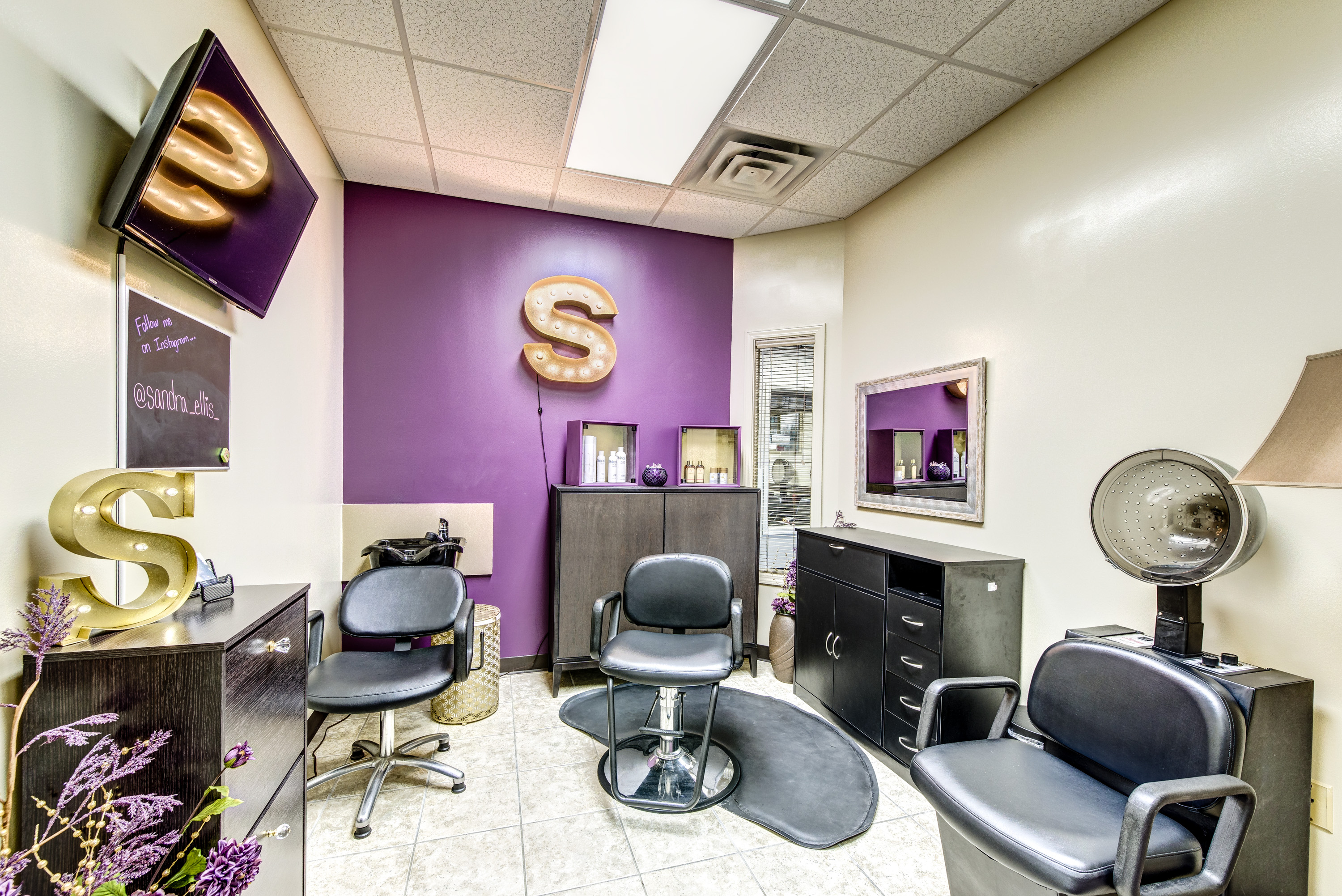 Salon Meyerland is rated Houston's top salon for natural and relaxed hair.